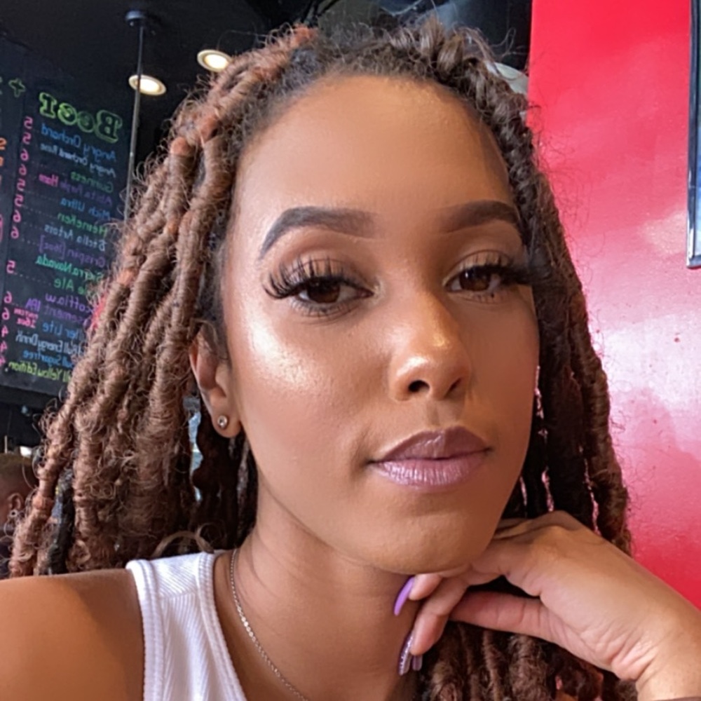 Meet your Posher, Nicole